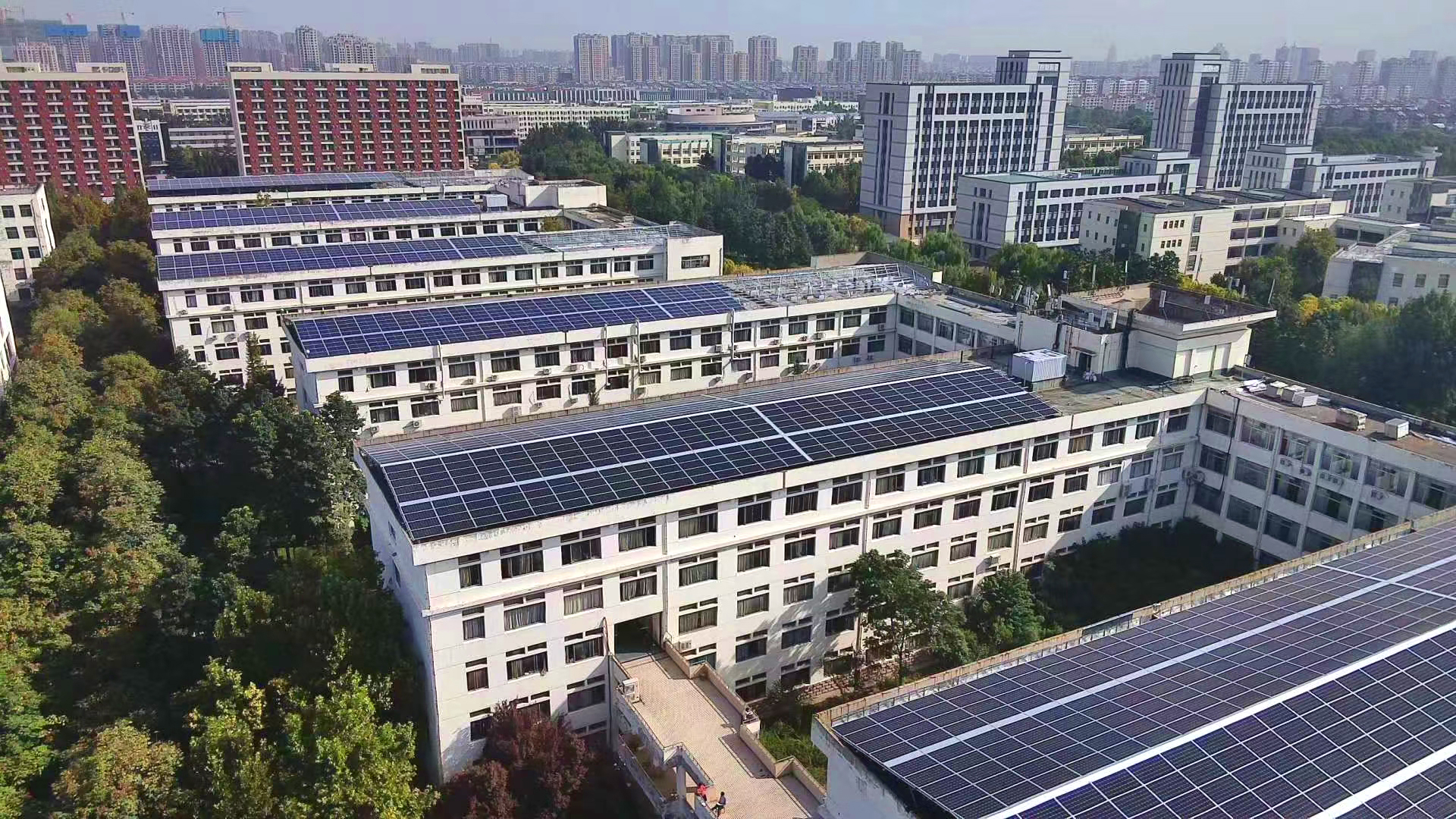 理工大學BIPV項目.jpg